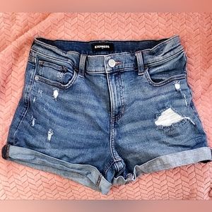 Womans EXPRESS Mid Rise Jean Shorts.